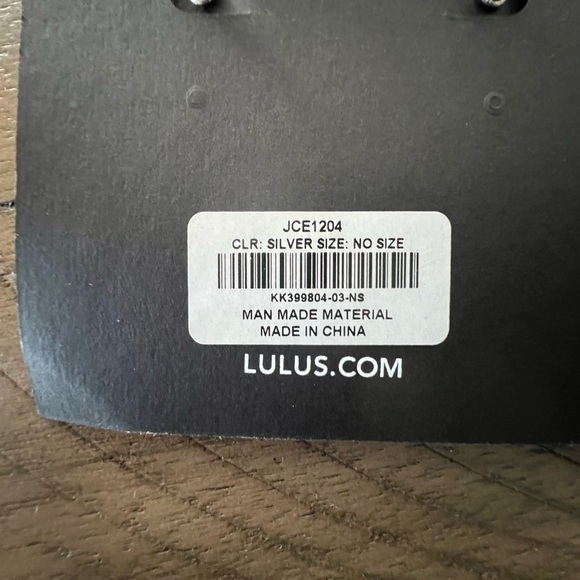 NEW with Tags (NWT) Lulus nickel free evening earrings - Picture 5 of 6